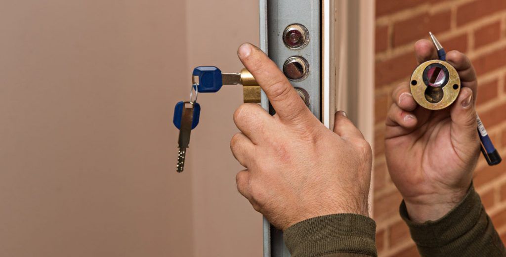 Cilindro europeo su porta blindata
